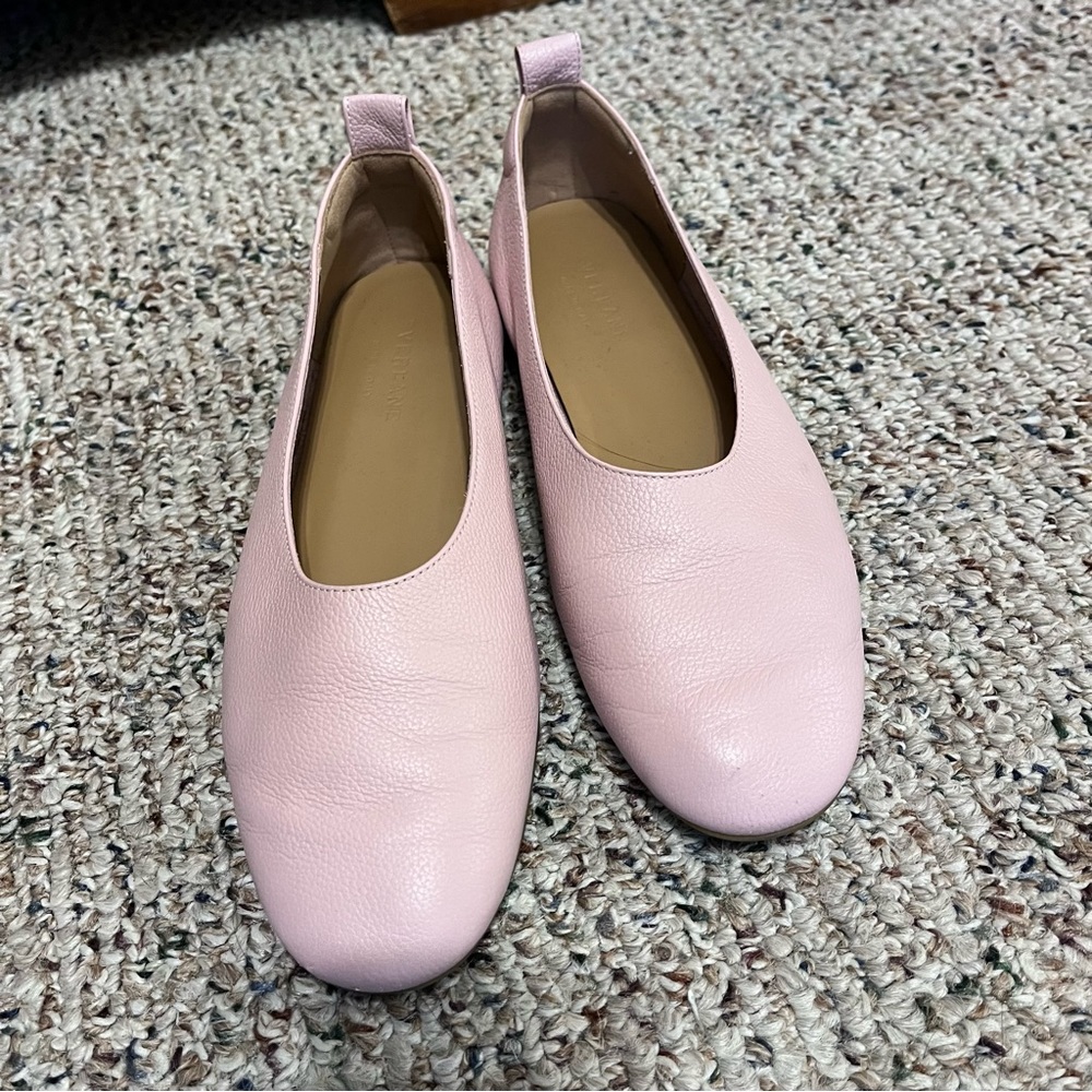 Everlane women’s day glove Italian ballet flats. Used in good condition.